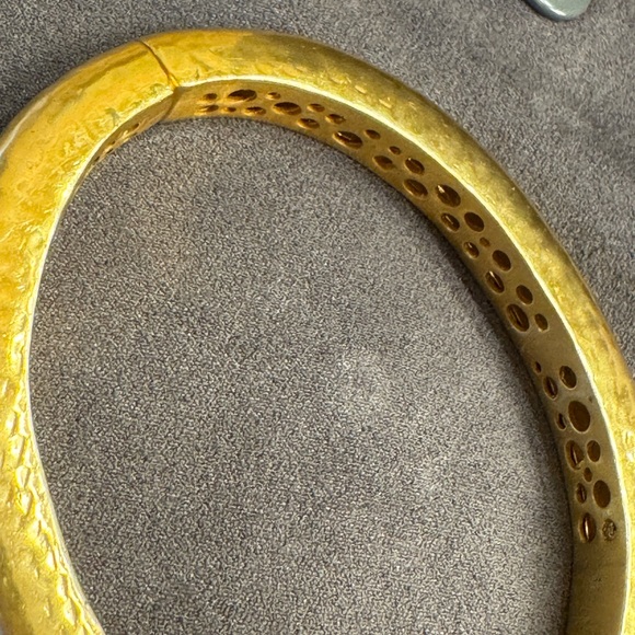 Julie Vos Catalina Hinge Bangle Bracelet w/Gift Box 24k. Gold Plated. - Picture 2 of 6